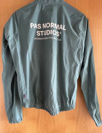 Gebrauchtes Pas Normal Studios Rain Jacket 2026 Cycling Clothing