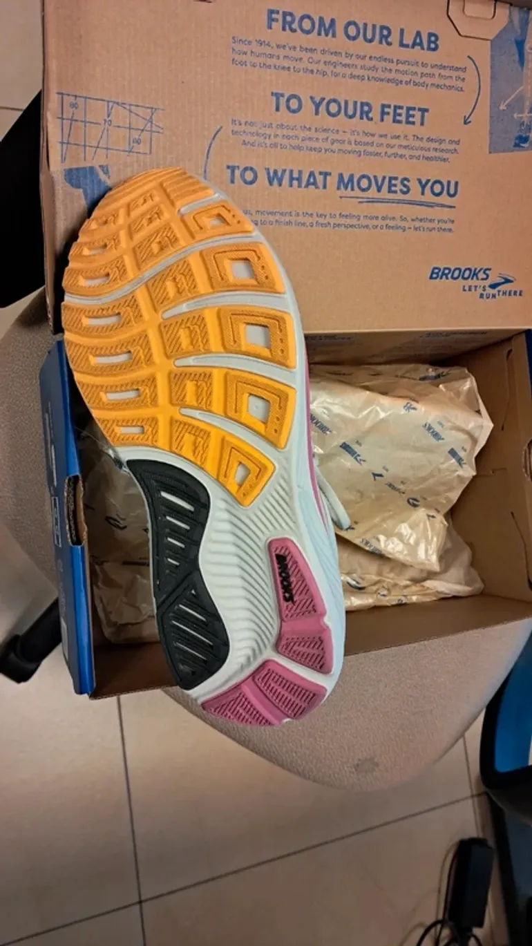 Used Brooks Ghost 17 bike — image 4 of 5