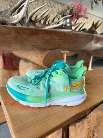 Used Hoka Clifton 9 Running Shoes