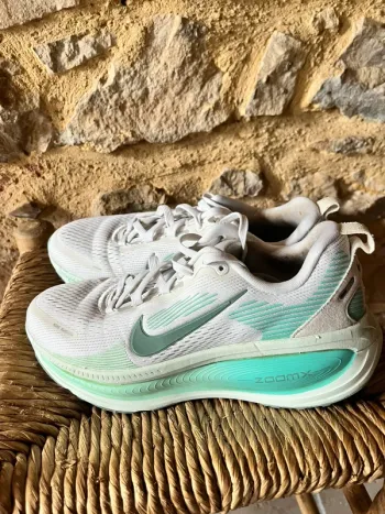 Tweedehands Nike ZoomX Invincible Run Flyknit 3 bike — afbeelding 2 van 5