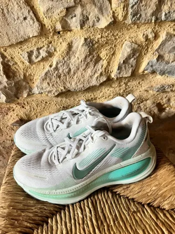 Tweedehands Nike ZoomX Invincible Run Flyknit 3 bike — afbeelding 4 van 5