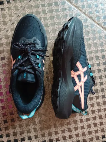 Używany Asics Trail Shoes bike — zdjęcie 2 z 3
