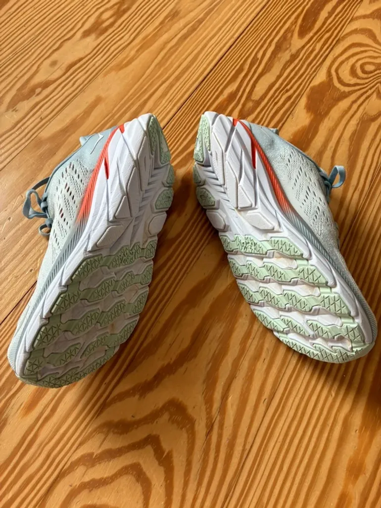 Hoka Clifton 8 bike d'occasion — image 2 sur 10