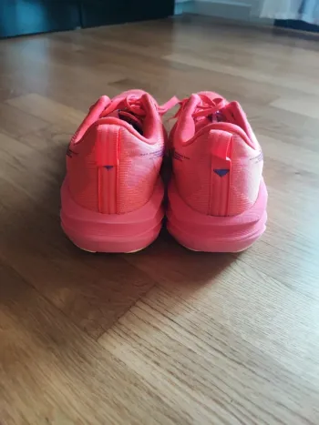 Asics Novablast bike d'occasion — image 6 sur 14