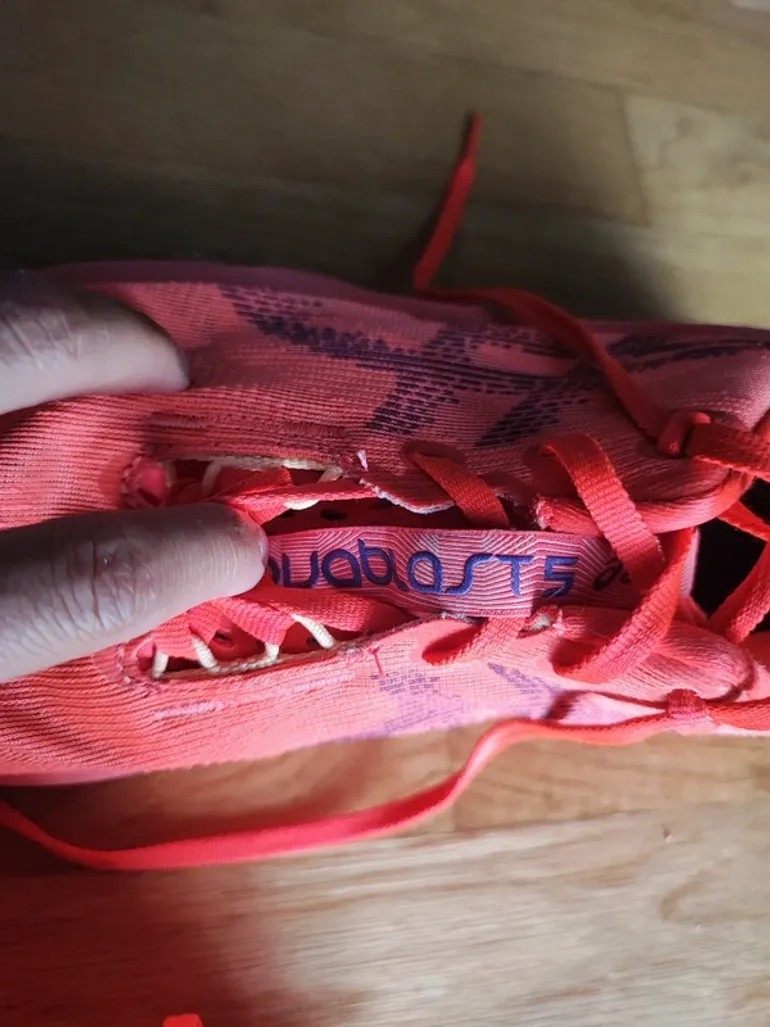 Asics Novablast bike d'occasion — image 13 sur 14