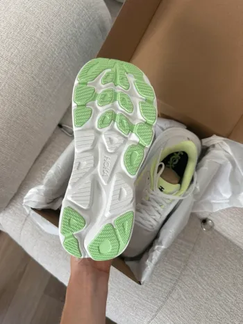 Tweedehands Hoka Clifton 11 bike — afbeelding 3 van 8
