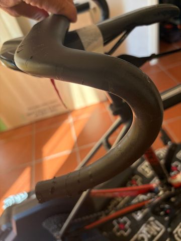 Used Giant Handlebar 2024 bike — image 4 of 5