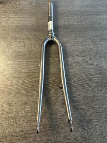 Used Other fourche rigide trekking VV 28’´ Fork