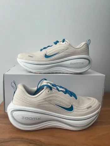 Nike Vomero Plus Running Shoes d'occasion