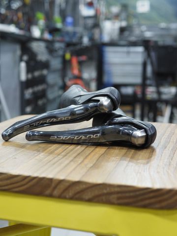 Shimano Dura-Ace Levers Drivetrain & Pedals usato