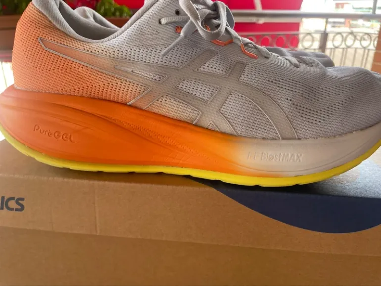 Used Asics Gel Cumulus 28 bike — image 7 of 10