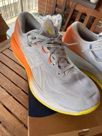 Used Asics Gel Cumulus 28 bike — image 2 of 10