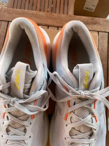 Used Asics Gel Cumulus 28 bike — image 8 of 10