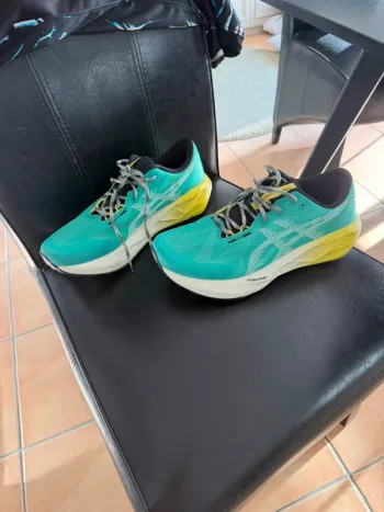Gebrauchtes Asics Novablast Running Shoes