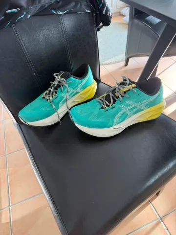 Gebrauchtes Asics Novablast Running Shoes