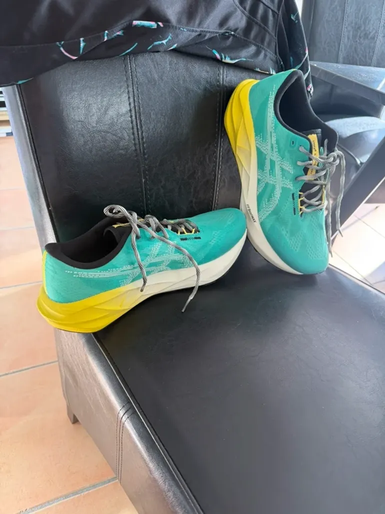Asics Novablast bike usato — immagine 3 di 7
