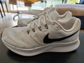 Tweedehands White Swift Running Shoes