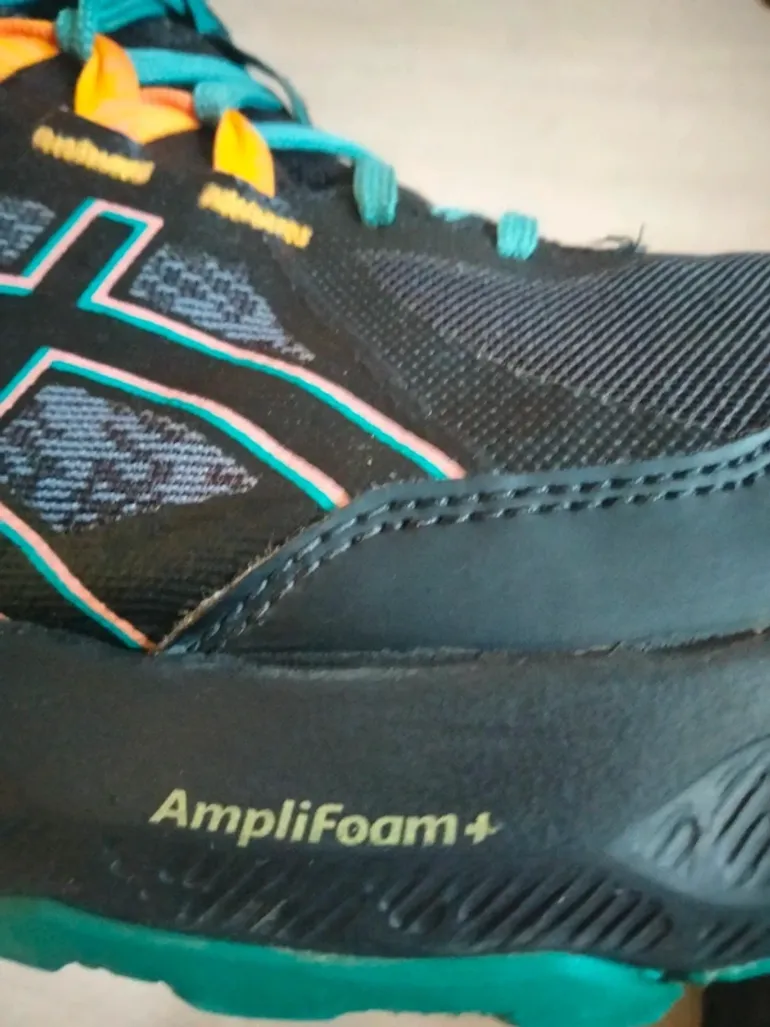 Used Asics Gel Sonoma 8 GTX bike — image 11 of 11