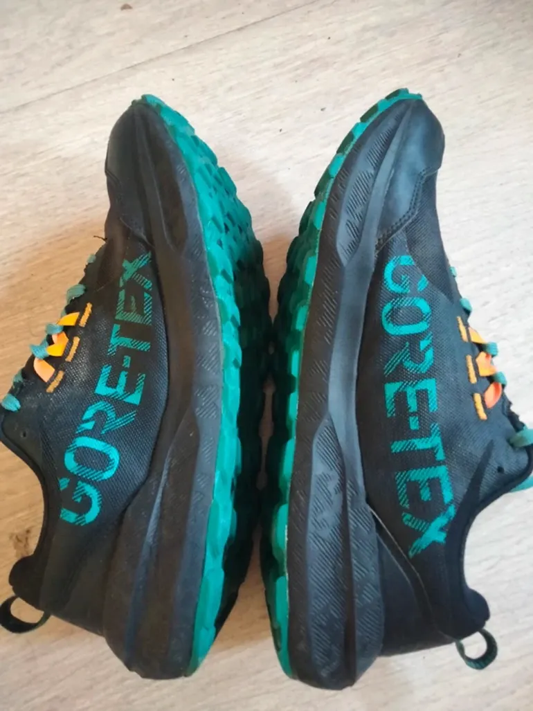 Used Asics Gel Sonoma 8 GTX bike — image 6 of 11