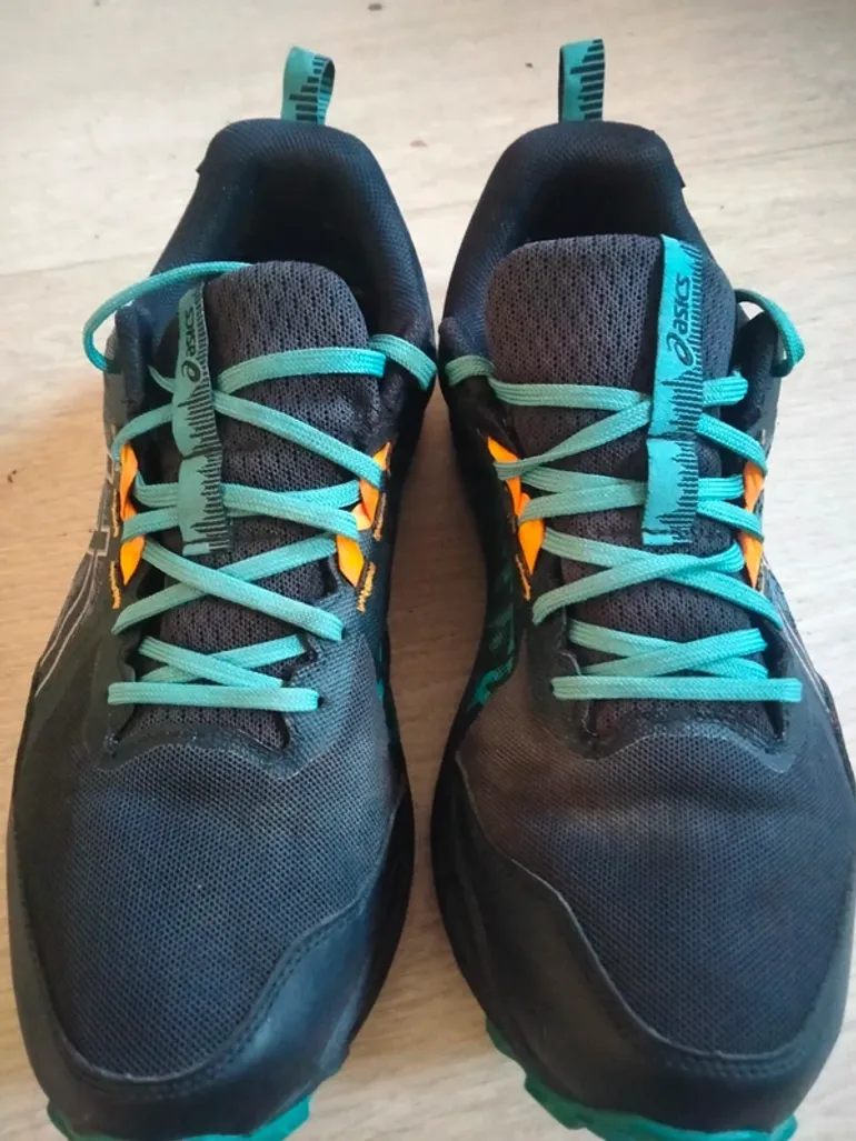 Used Asics Gel Sonoma 8 GTX bike — image 3 of 11