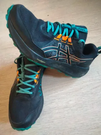 Used Asics Gel Sonoma 8 GTX Running Shoes