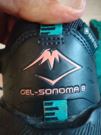 Used Asics Gel Sonoma 8 GTX bike — image 10 of 11