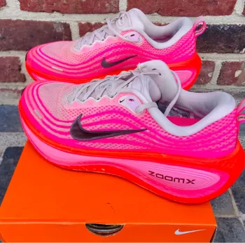 Gebrauchtes Hyper Vomero Plus Running Shoes