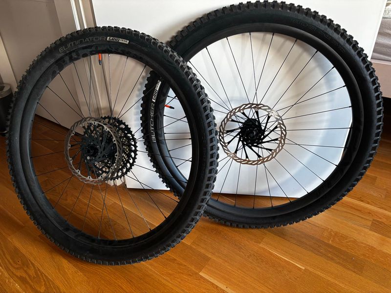Specialized Roval Traverse 38 SL Fattie 650b 148 Wheelset Wheels d'occasion
