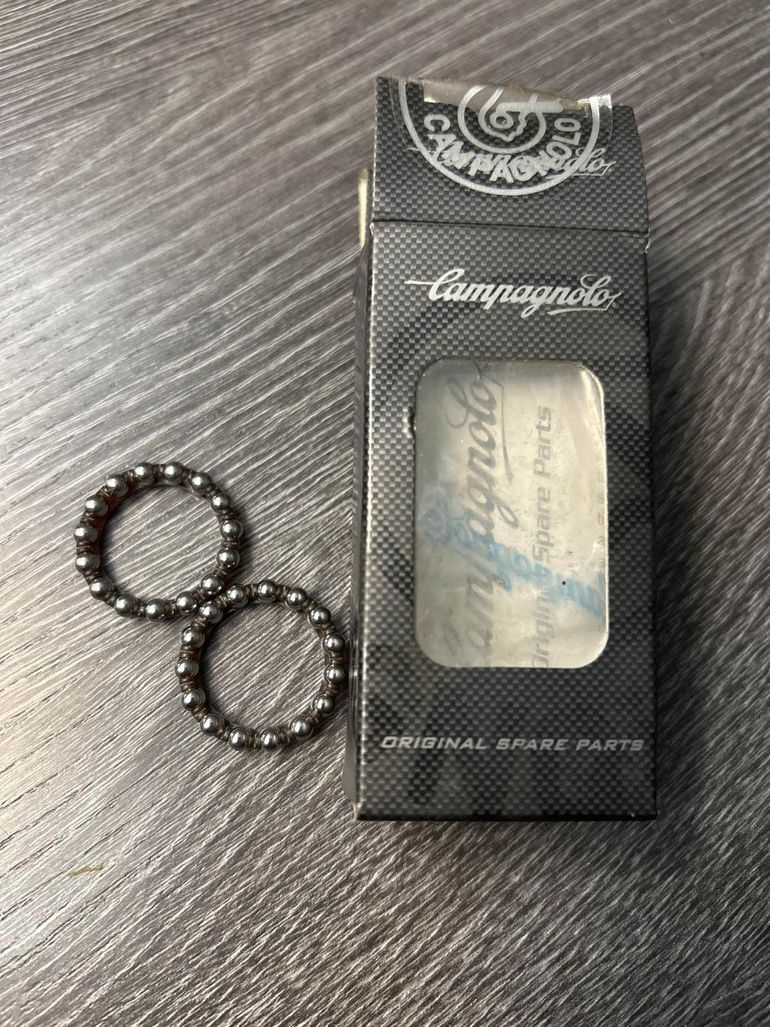 Used Campagnolo roulement moyeu campgnolo 2 pcs 4-HB-RE023 bike — image 1 of 3