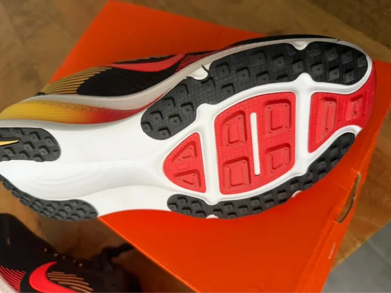 Used Nike Vomero 18 bike — image 4 of 6