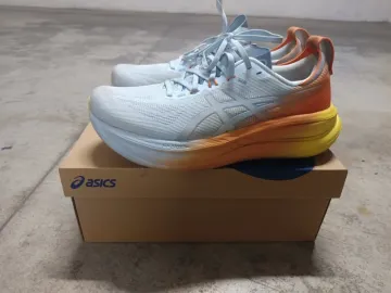 Gebrauchtes Asics Nimbus 28 Running Shoes
