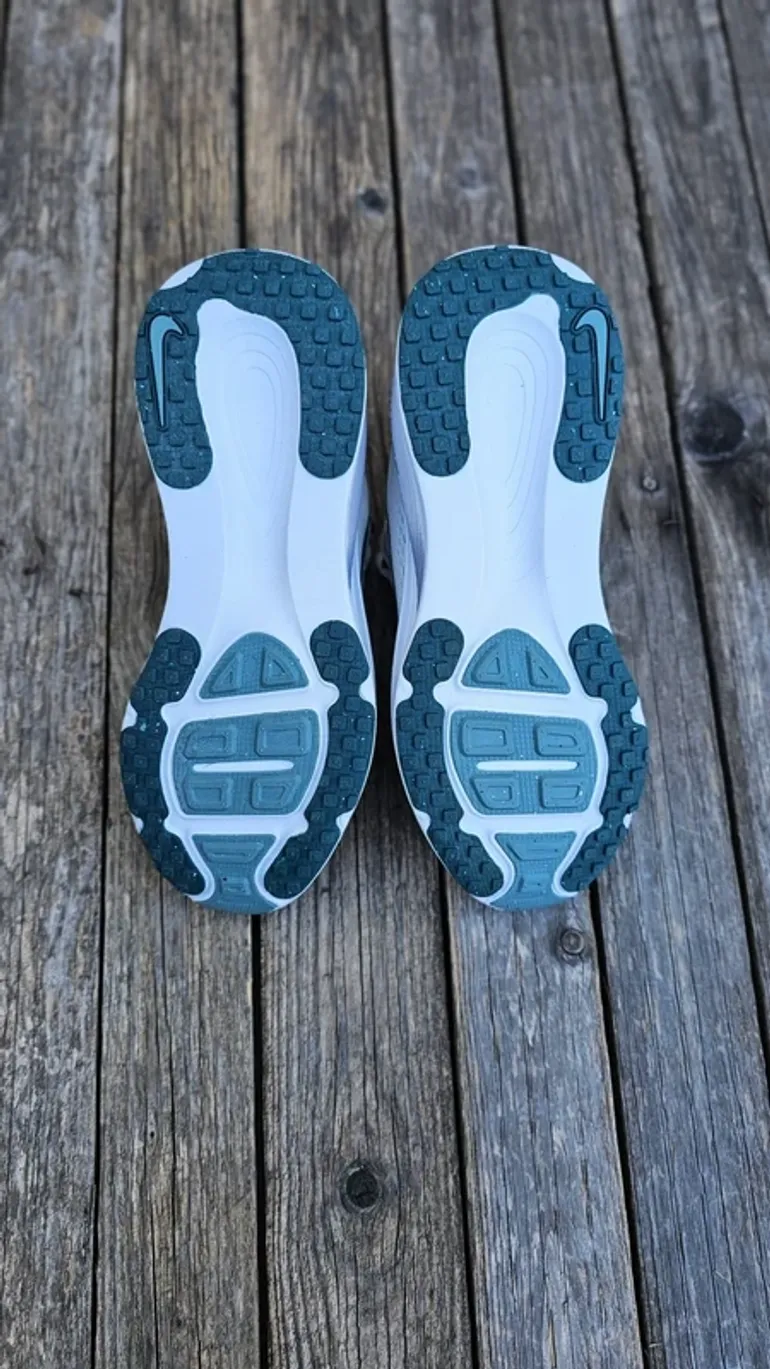 Used Nike Zoom Vomero 18 bike — image 6 of 9