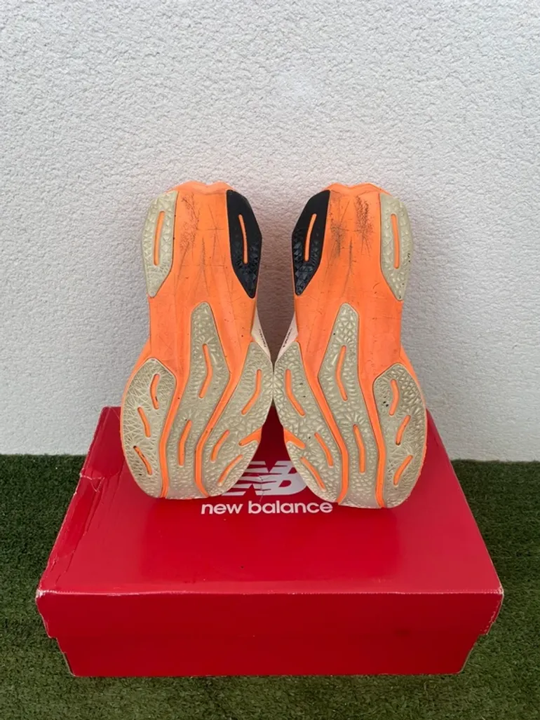 Tweedehands New Balance FuelCell Rebel V4 bike — afbeelding 7 van 7