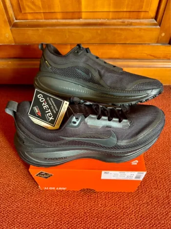 Used Nike Vomero 18 GTX Running Shoes