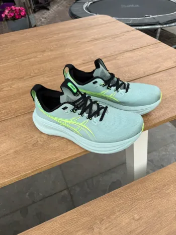 Tweedehands Asics Gel-Nimbus bike — afbeelding 4 van 8