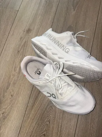 On Running On Blanche Running Shoes bike de segunda mano — imagen 6 de 9