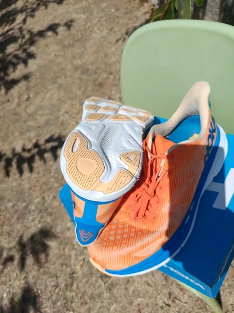 Used Hoka Clifton 9 bike — image 9 of 11
