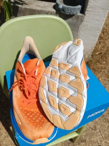Used Hoka Clifton 9 bike — image 7 of 11