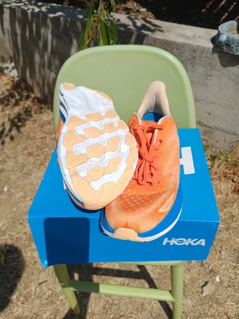 Used Hoka Clifton 9 bike — image 8 of 11