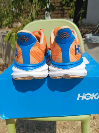 Used Hoka Clifton 9 bike — image 5 of 11