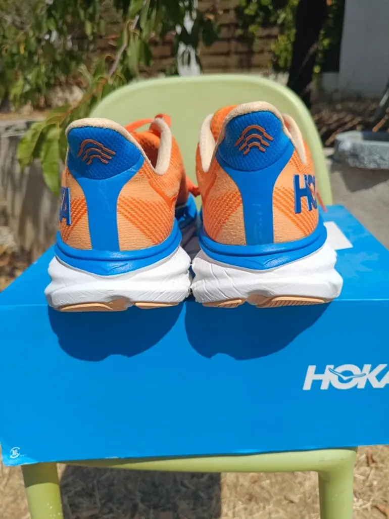 Used Hoka Clifton 9 bike — image 5 of 11