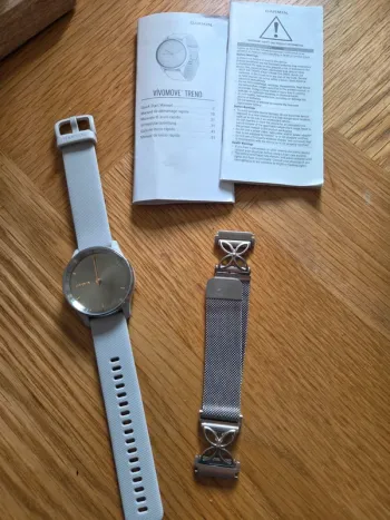 Used Garmin vivomove trend Electronics