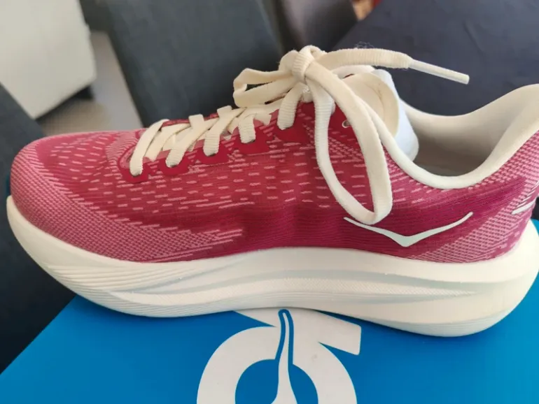 Tweedehands Hoka Mach 7 bike — afbeelding 2 van 7