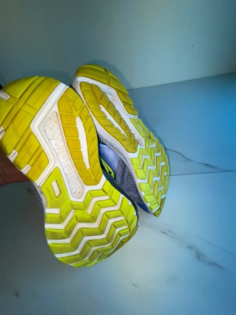 Used Saucony Ride 10 bike — image 7 of 24