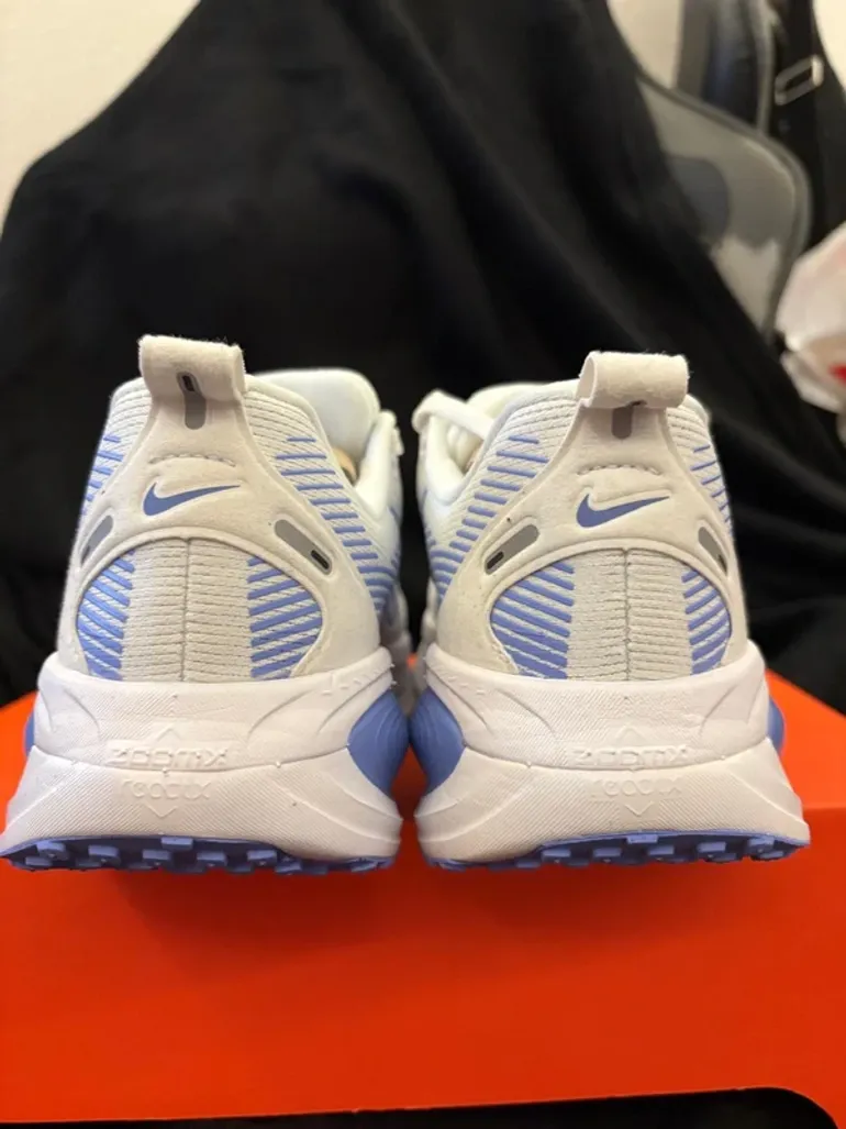 Nike Vomero 18 bike d'occasion — image 4 sur 7