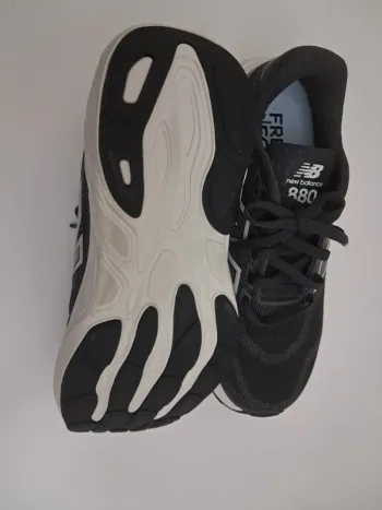 Used New Balance Fresh Foam bike — image 3 of 8