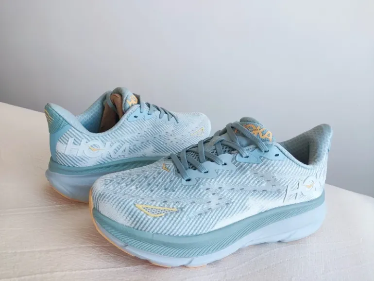 Tweedehands Hoka Clifton 9 bike — afbeelding 3 van 4
