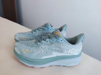 Used Hoka Clifton 9 Running Shoes