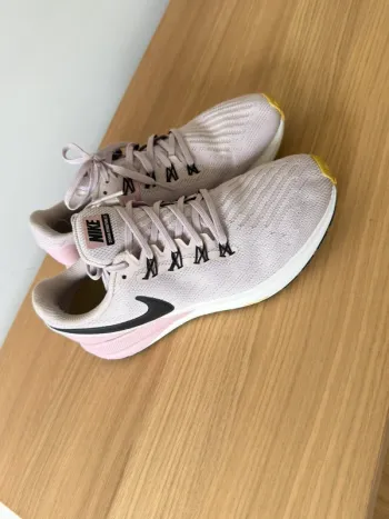 Tweedehands Lauf Nike Zoom Structure 22 Running Shoes