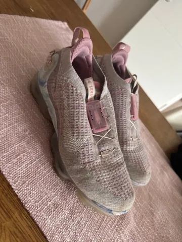 Used Nike Air VaporMax Flyknit Running Shoes